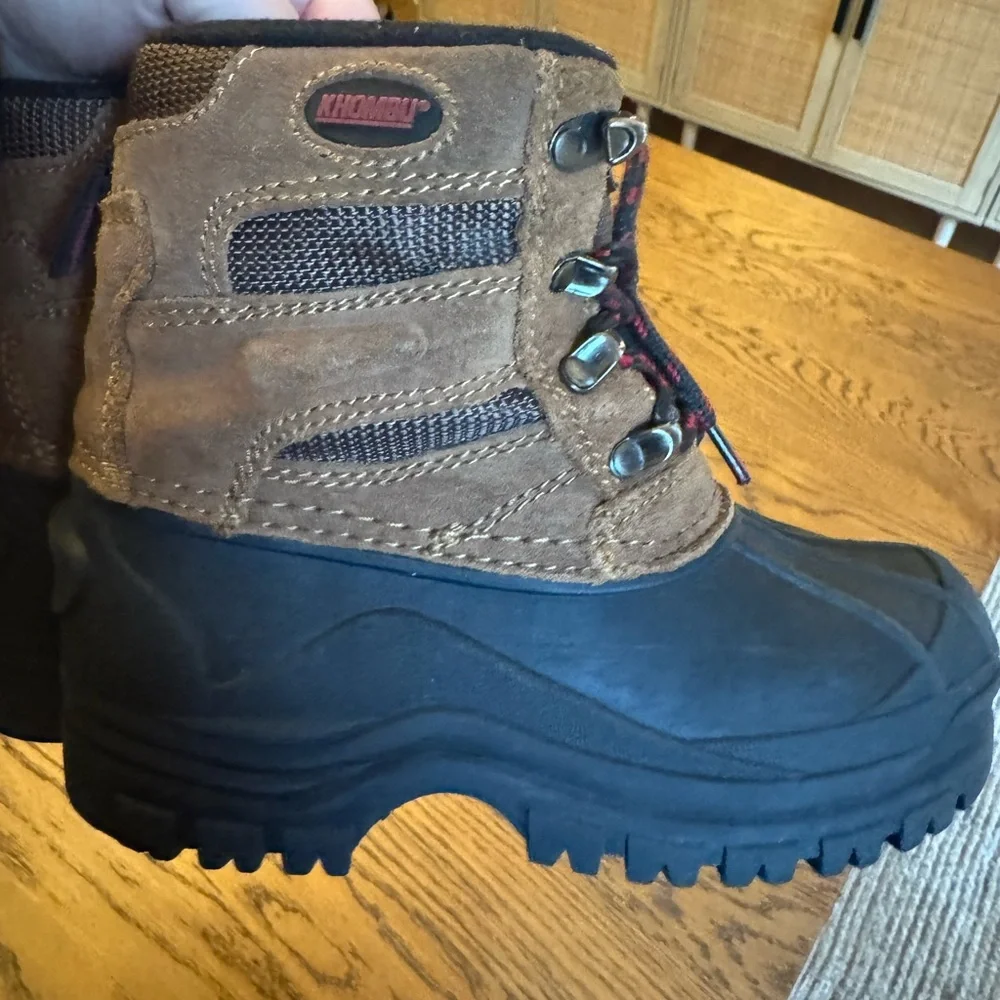 Khombu Kids'‎ Black and Tan Snow Boots